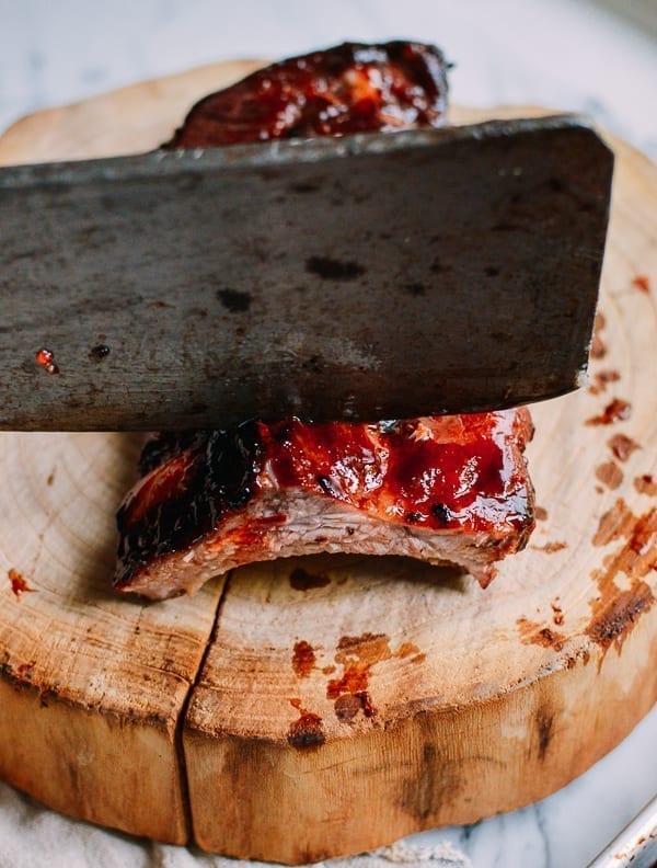 Slicing BBQ Ribs, thewoksoflife.com