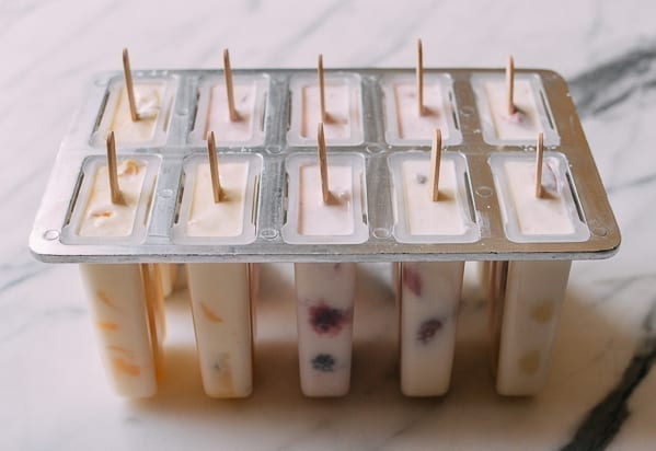Popsicles in molds, thewoksoflife.com