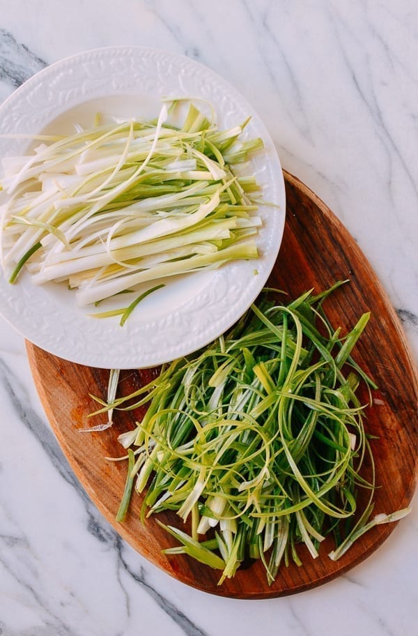 julienned scallions, thewoksoflife.com