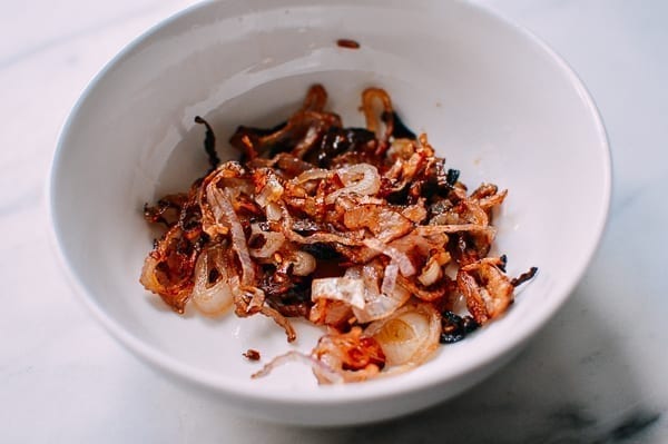 Reserved crispy shallots, thewoksoflife.com