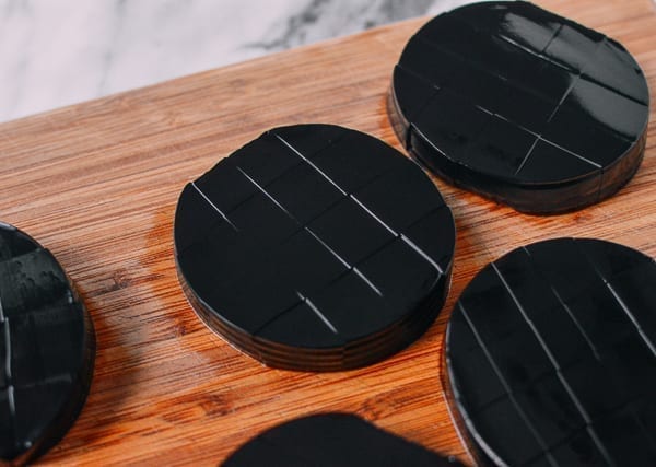 Dicing grass jelly, thewoksoflife.com