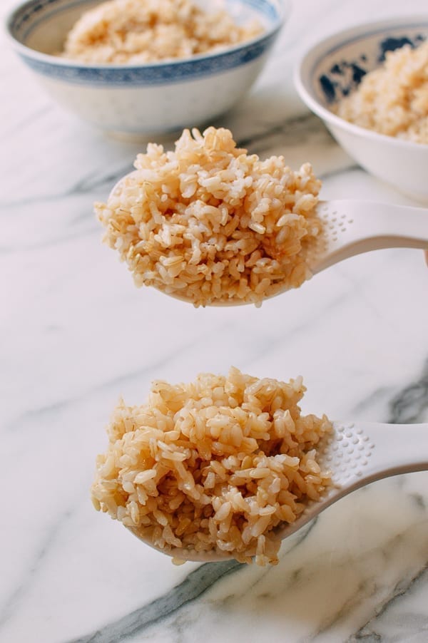 How to cook brown rice, thewoksoflife.com