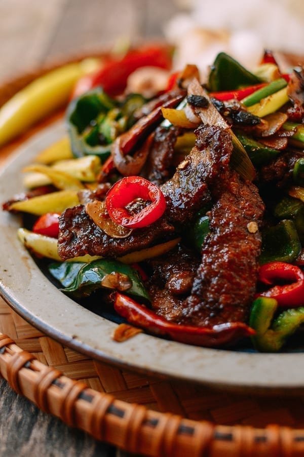 Closeup of Hunan Beef, thewoksoflife.com
