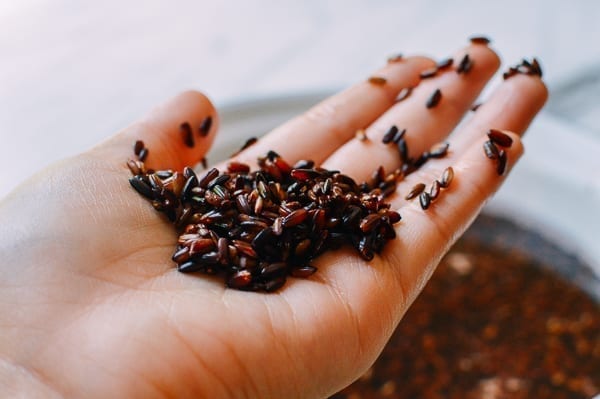 Soaked Black Glutinous Rice, thewoksoflife.com