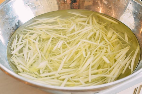 Julienned papaya in ice bath, thewoksoflife.com