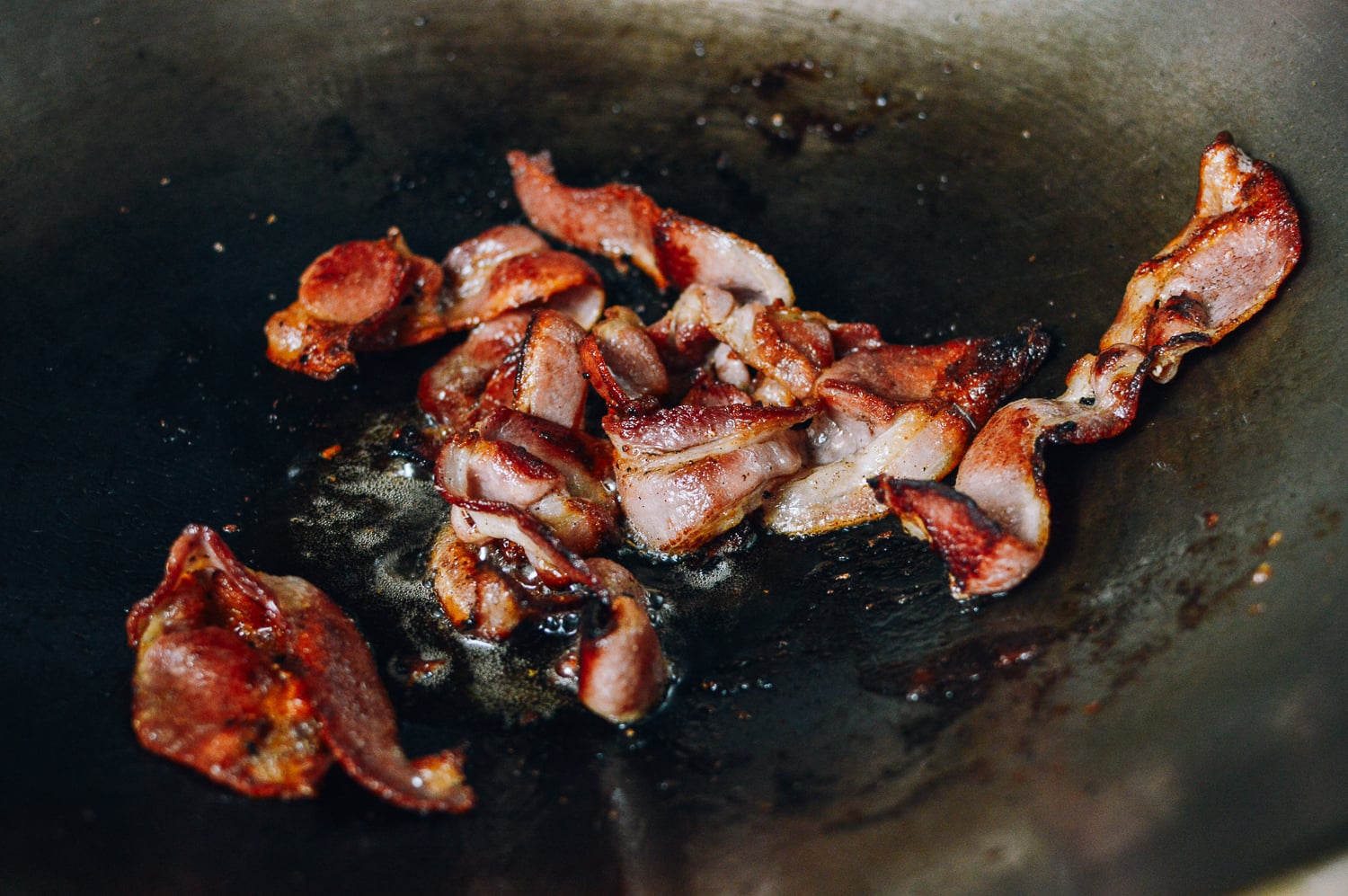 Cooking bacon in a wok, thewoksoflife.com
