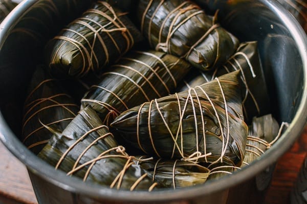 Filling Instant Pot with zongzi, thewoksoflife.com