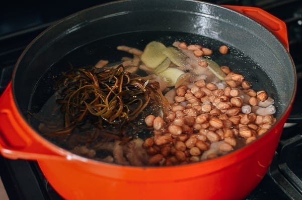 Chicken feet, seaweed, ginger, peanuts, thewoksoflife.com