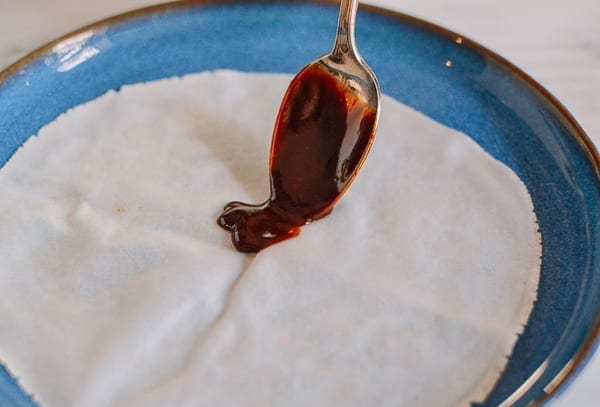 Putting hoisin sauce on mandarin pancake, thewoksoflife.com