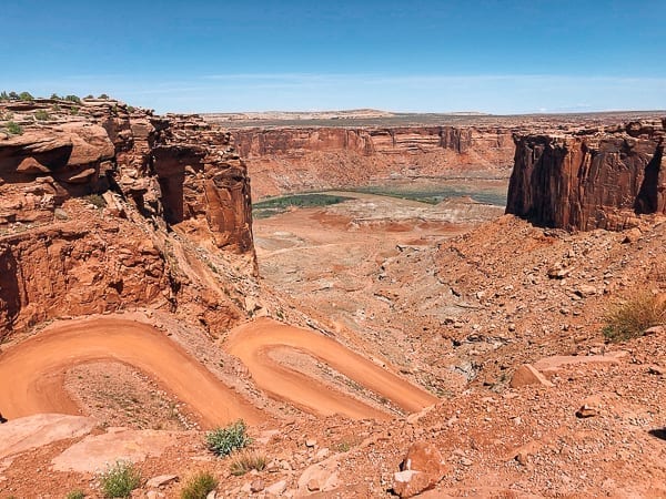 Moab White Rim trail descent by thewoksoflife.com