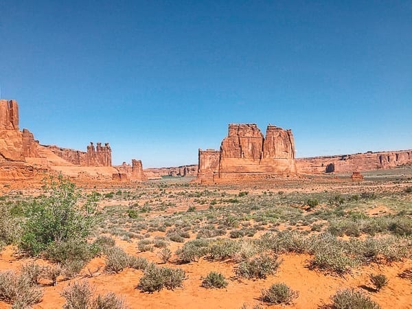 Arches National Park - Courthouse towers viewpoint by thewoksoflife.com