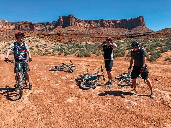 Moab Mountain Biking White Rim Trail rest break by thewoksoflife.com