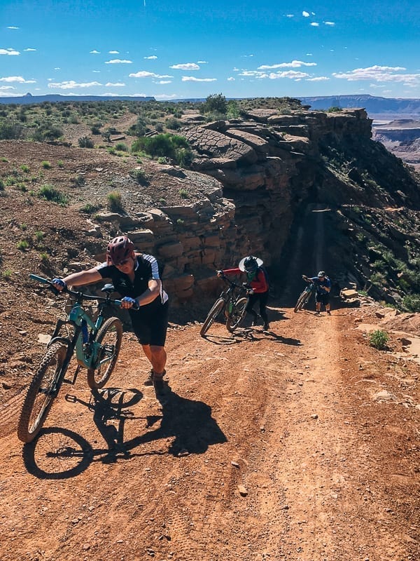 Moab Mountain Biking White Rim Trail Murphy hogback final push by thewoksoflife.com