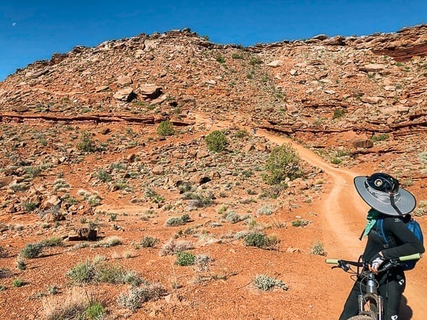 Murphy Hogback campground Mountain bike descent on White rim trail in Canyonlands by thewoksoflife.com
