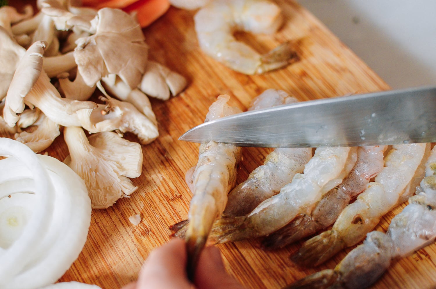 Scoring shrimp to make tempura, thewoksoflife.com