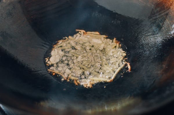 Cooking ginger and garlic in wok, thewoksoflife.com