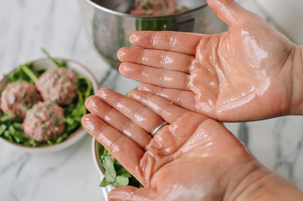 Oiled hands, thewoksoflife.com