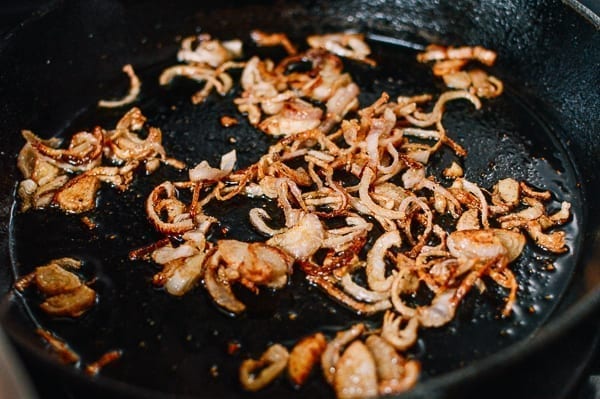 Frying shallots, thewoksoflife.com