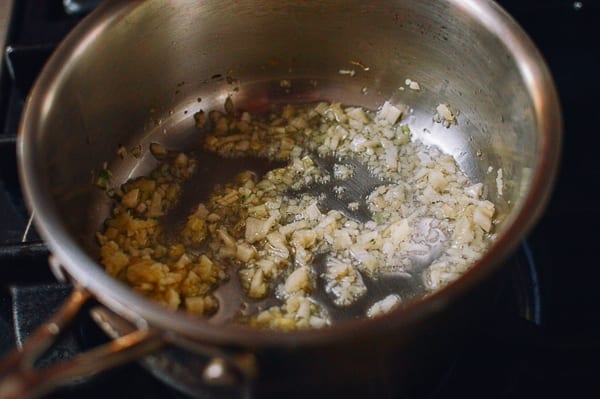 Cooking ginger and garlic, thewoksoflife.com