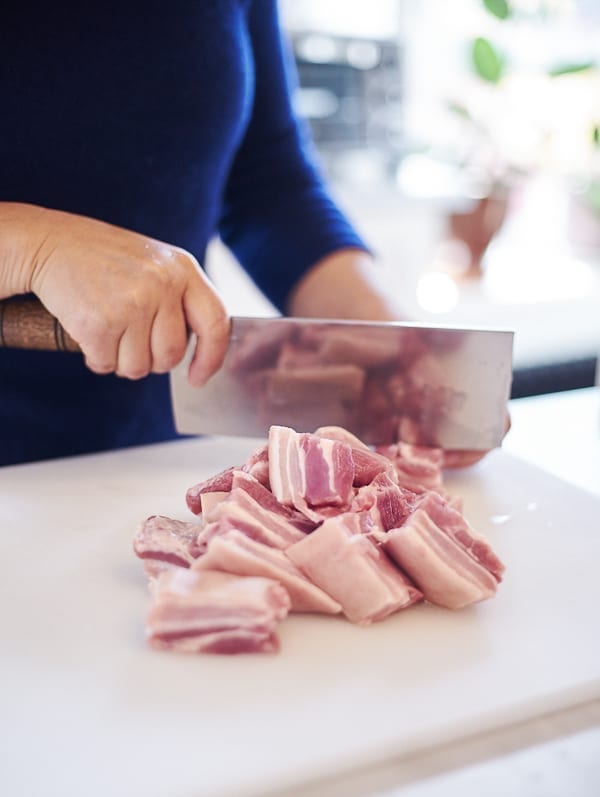 Slicing pork belly, thewoksoflife.com