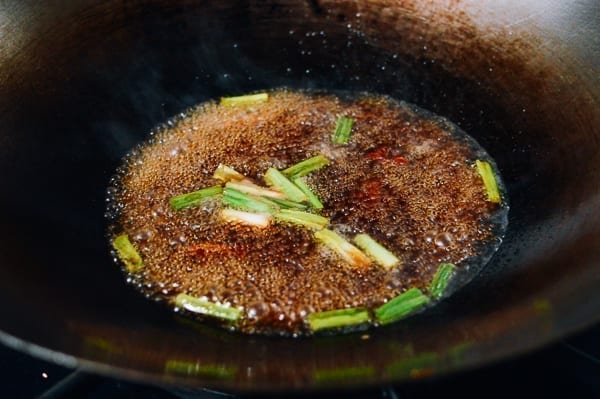 Making sauce to braise gluten balls, thewoksoflife.com