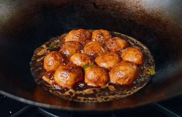 Braising gluten balls, thewoksoflife.com