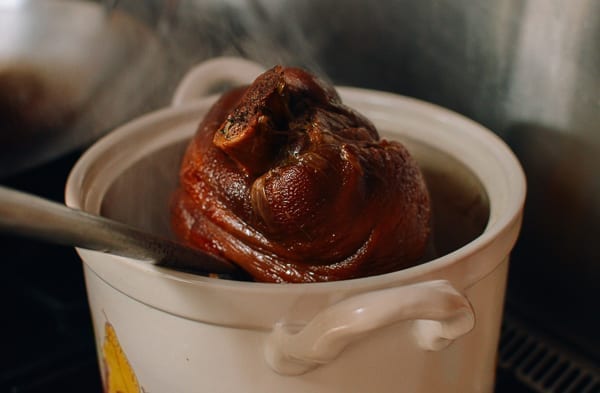 Removing ti pang from pot, thewoksoflife.com