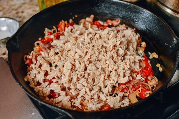 Adding seitan to stir-fry, thewoksoflife.com