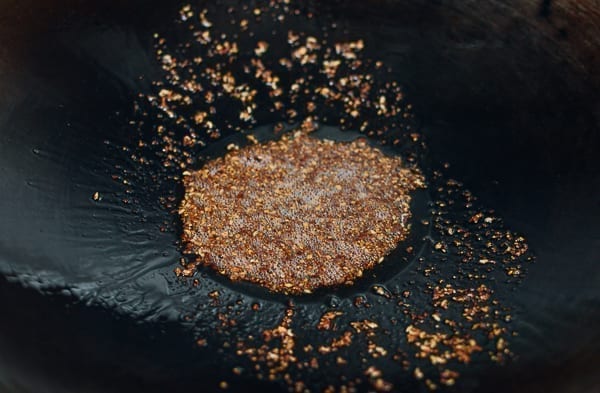 Ground sichuan peppercorns in oil, thewoksoflife.com