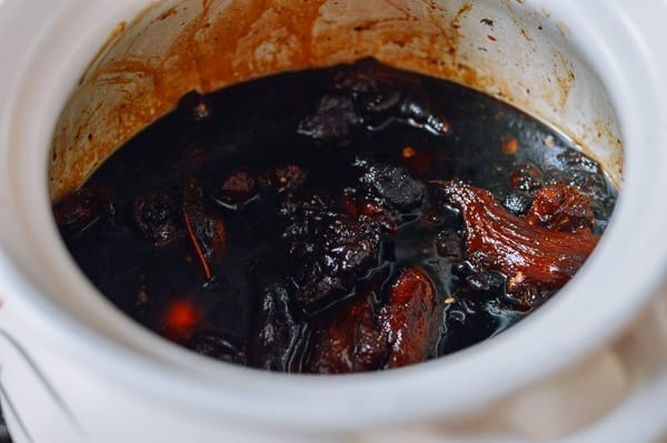 Cantonese Pig Trotter with Vinegar and Ginger for Postpartum, thewoksoflife.com