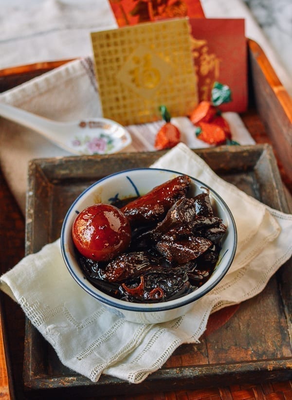 Cantonese Pork Knuckles with Ginger and Vinegar