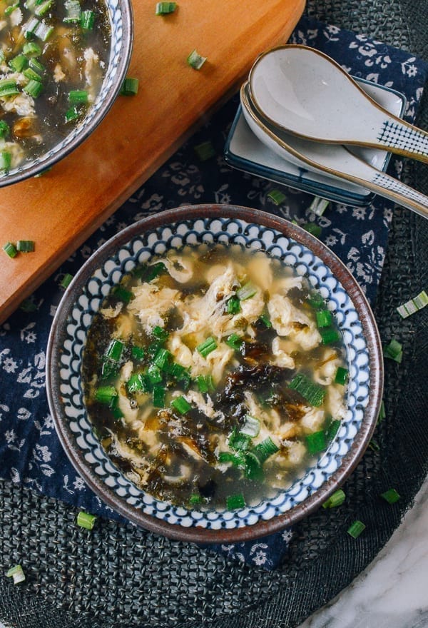 Seaweed Egg Drop Soup (紫菜蛋花汤)