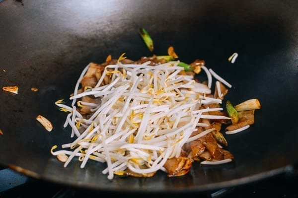 Adding bean sprouts, thewoksoflife.com