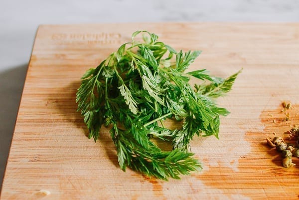 Using Carrot tops as herbs, thewoksoflife.com