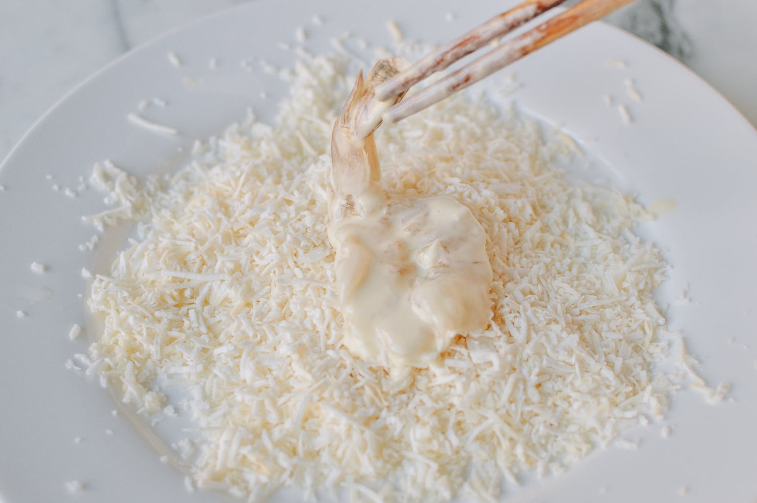 Dredging shrimp in coconut, thewoksoflife.com