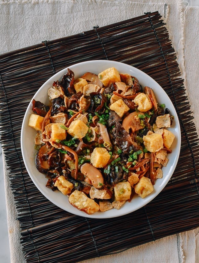Vegan Steamed Seitan and Mushrooms, thewoksoflife.com
