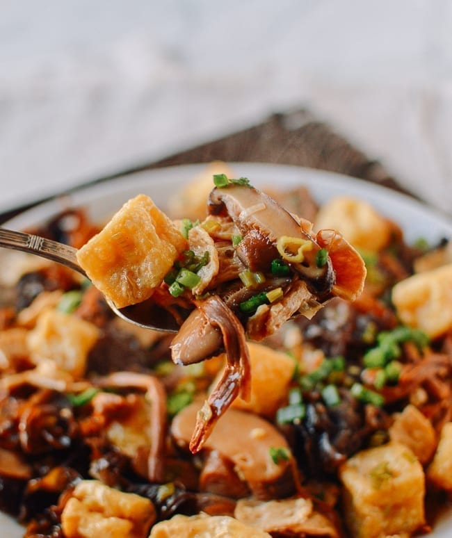 Cantonese Vegan Steamed Seitan, thewoksoflife.com