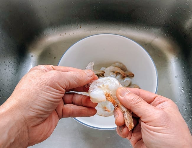 How to Peel Shrimp, thewoksoflife.com