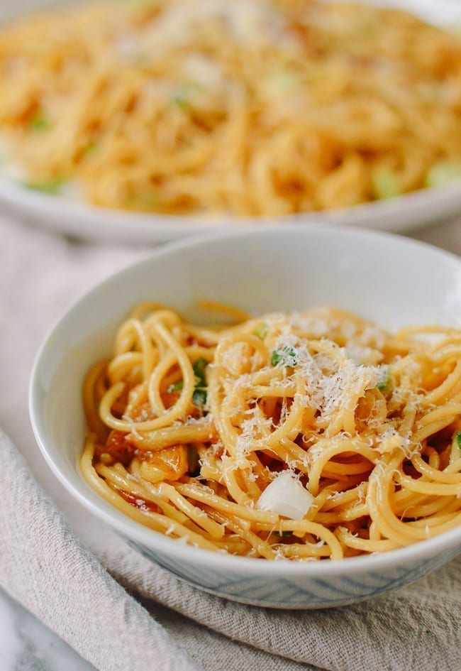 Asian garlic noodles, thewoksoflife.com