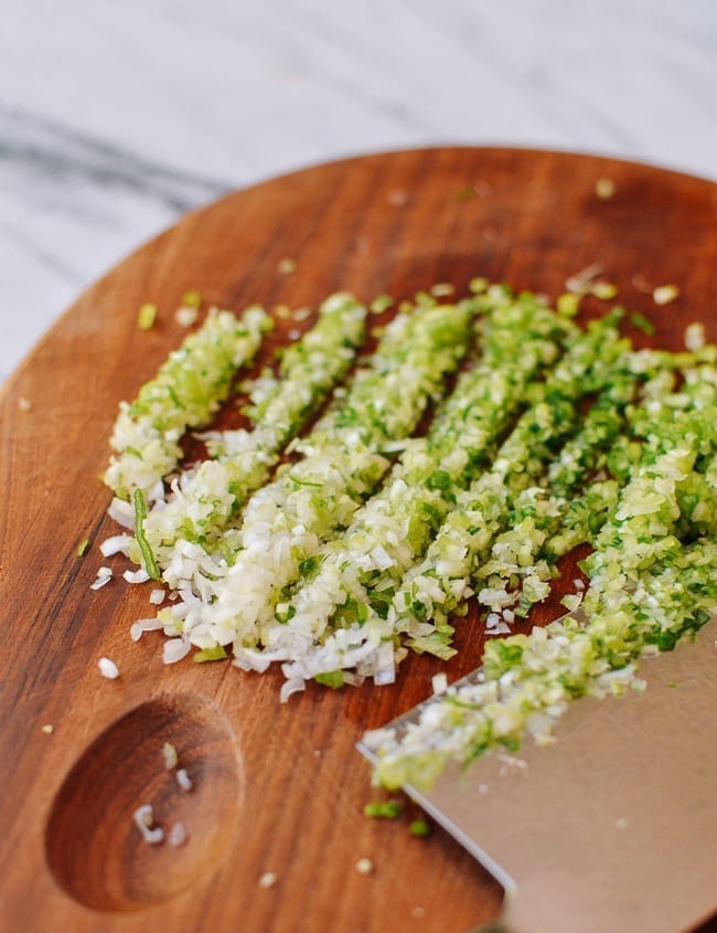 Minced scallions, thewoksoflife.com