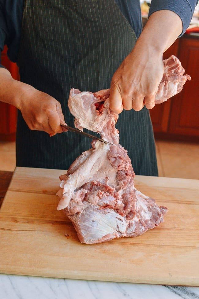 De-boning pork shoulder, thewoksoflife.com