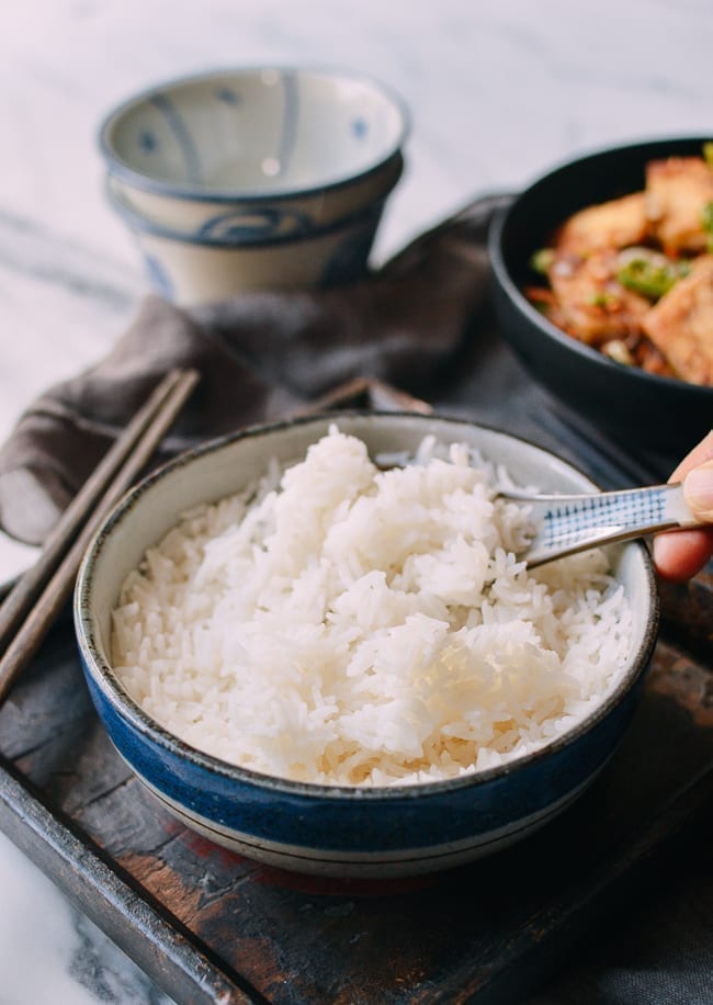 How to Steam White Rice, thewoksoflife.com