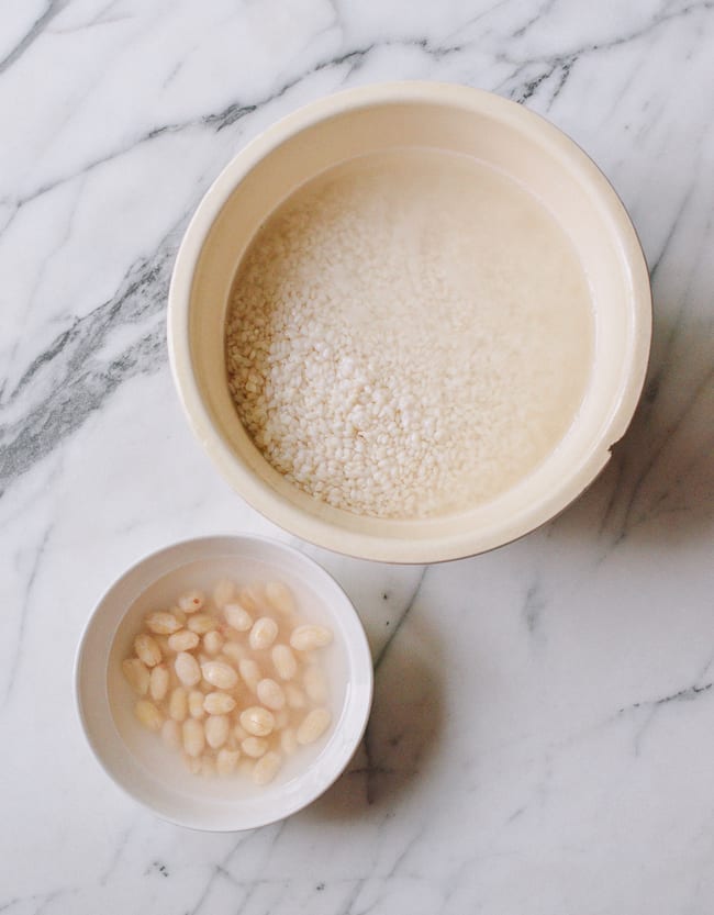 Soaking sticky rice and peanuts, thewoksoflife.com