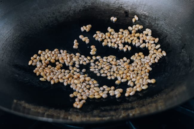 Wok Roasting Soybeans, thewoksoflife.com