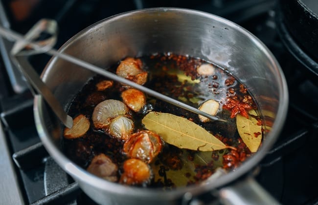 Infusing oil to make Chinese chili oil, thewoksoflife.com
