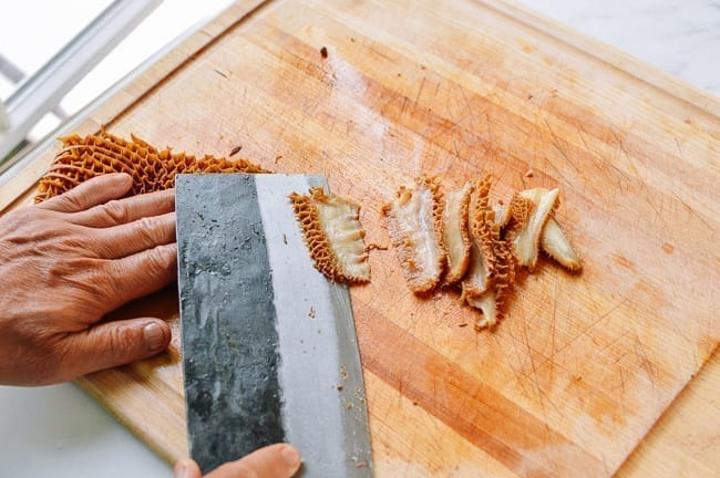 Slicing tripe, thewoksoflife.com