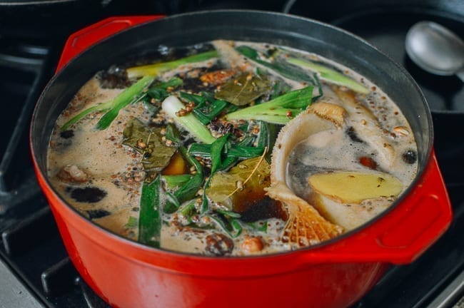 Braising beef and tripe, thewoksoflife.com