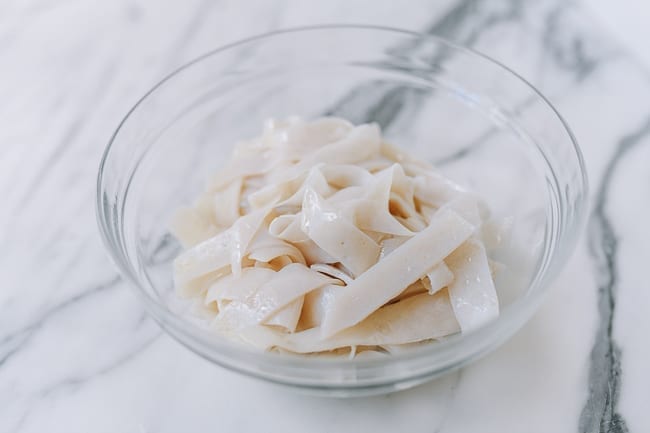 Sliced liangpi, thewoksoflife.com