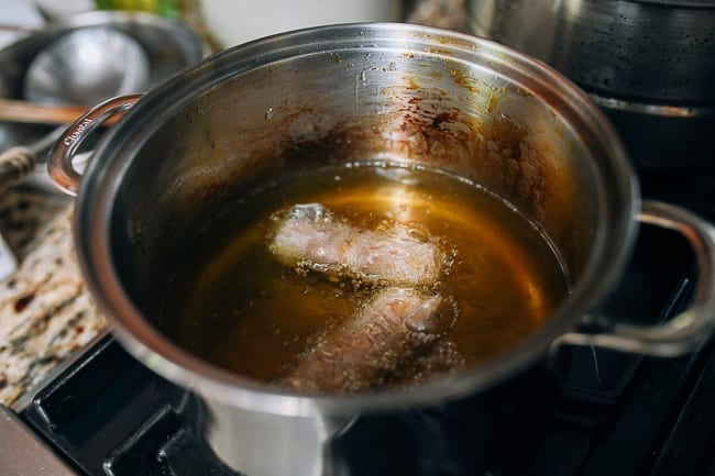 Frying Vietnamese spring rolls, thewoksoflife.com