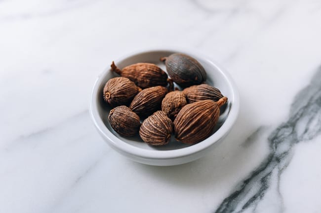 black cardamom (tsaoko)